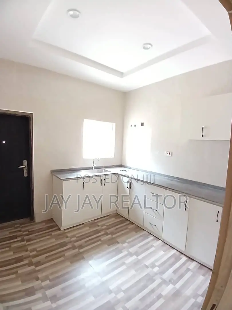 1bdrm Block of Flats in Dakwo District for rent