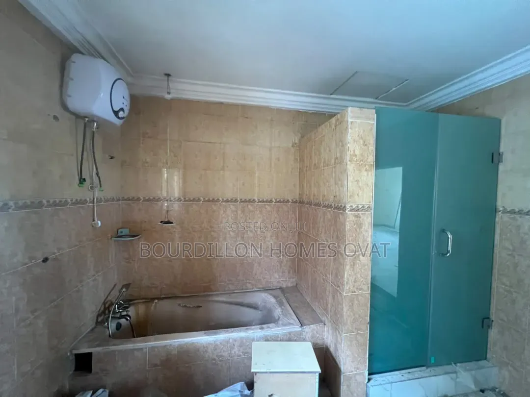 6bdrm Duplex in Parkview Estate for rent