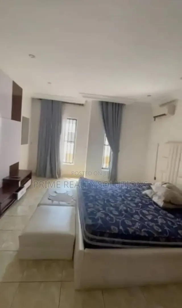 Studio Apartment in Chevron for rent