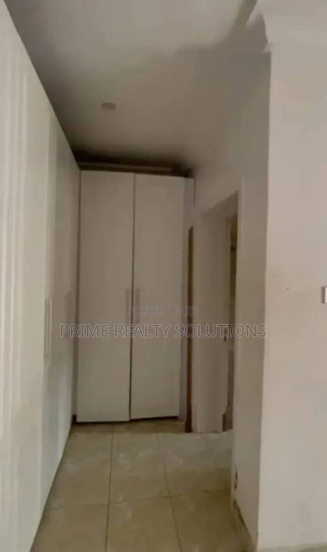 Studio Apartment in Chevron for rent