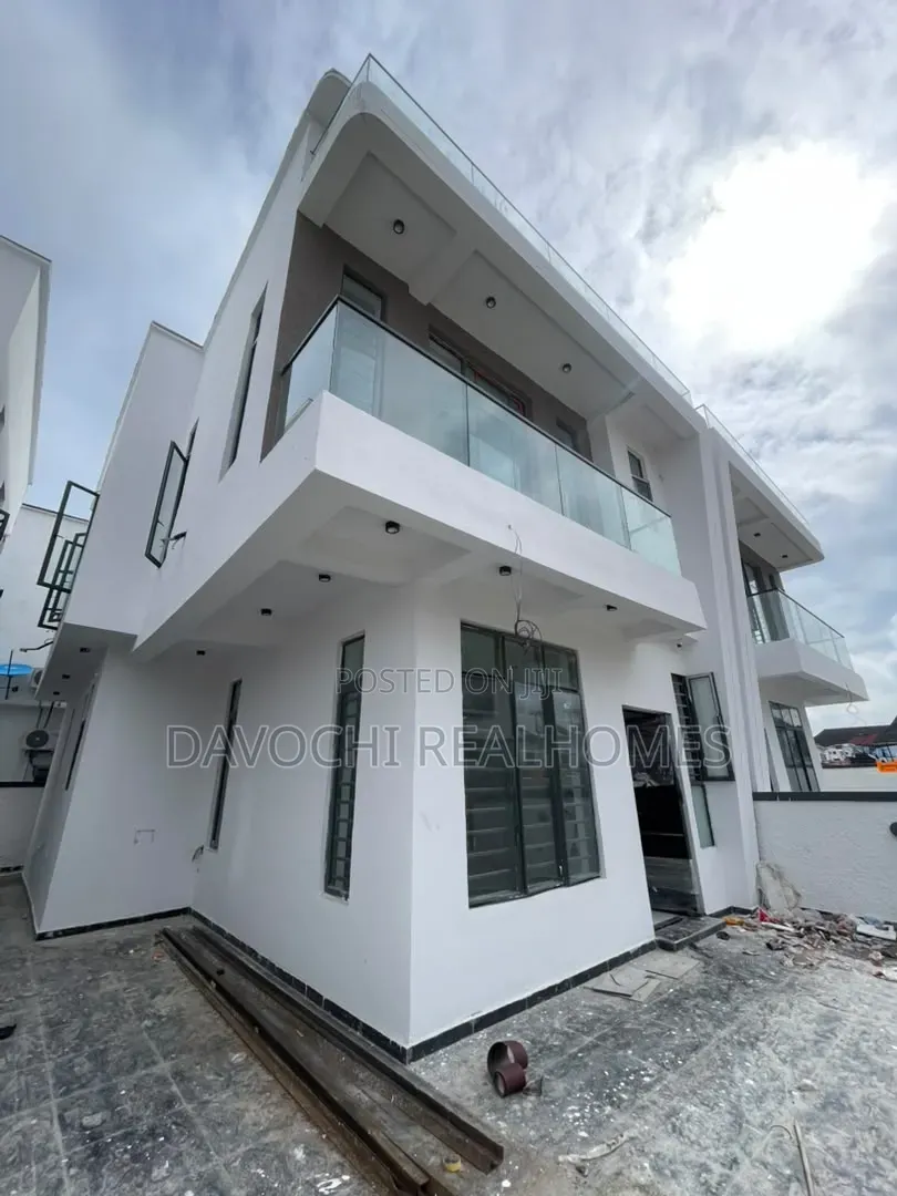 4bdrm Duplex in Ikota for sale