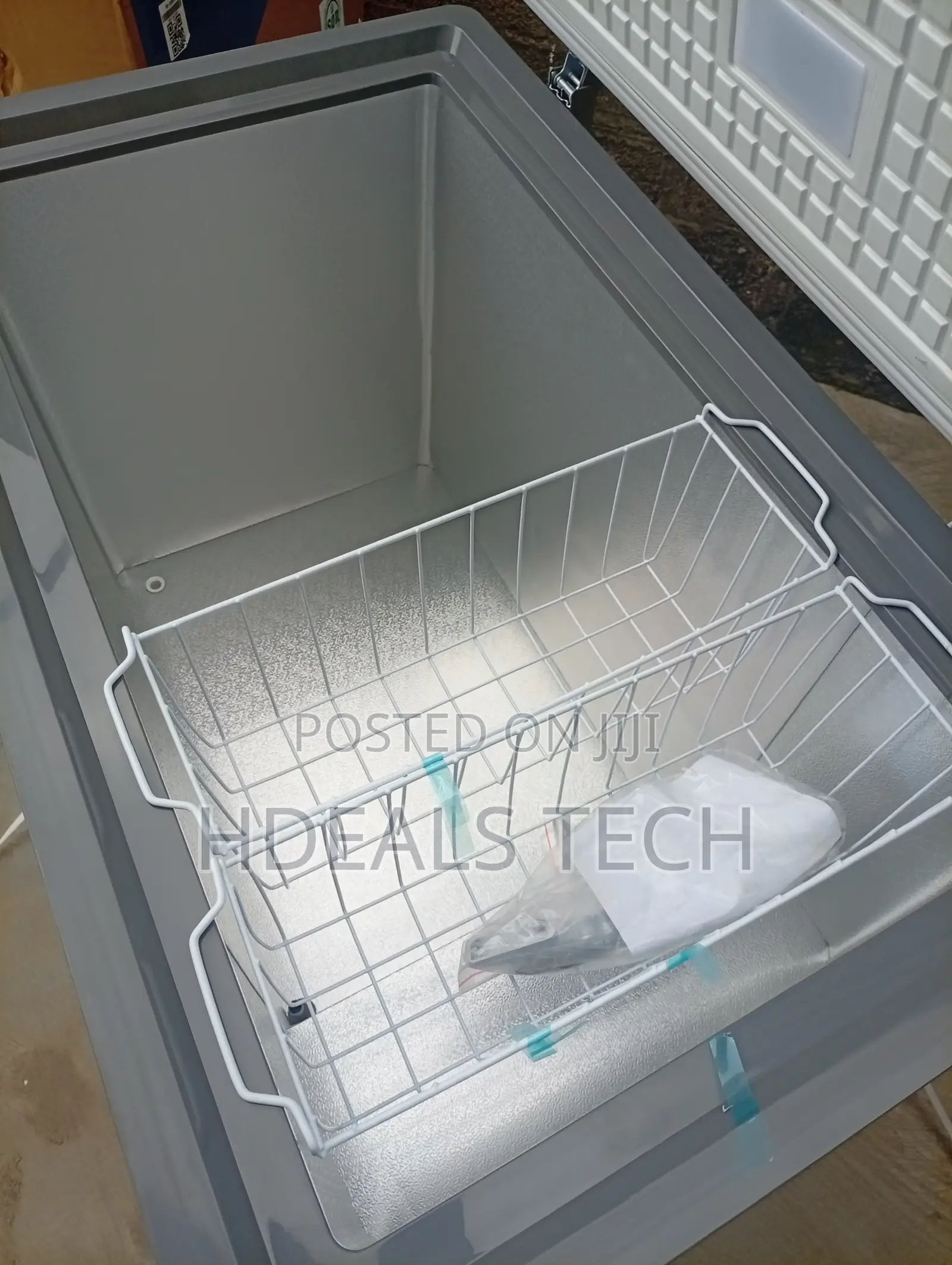 Family Size Skyrun 300L Deep Freezer Excellent Condition