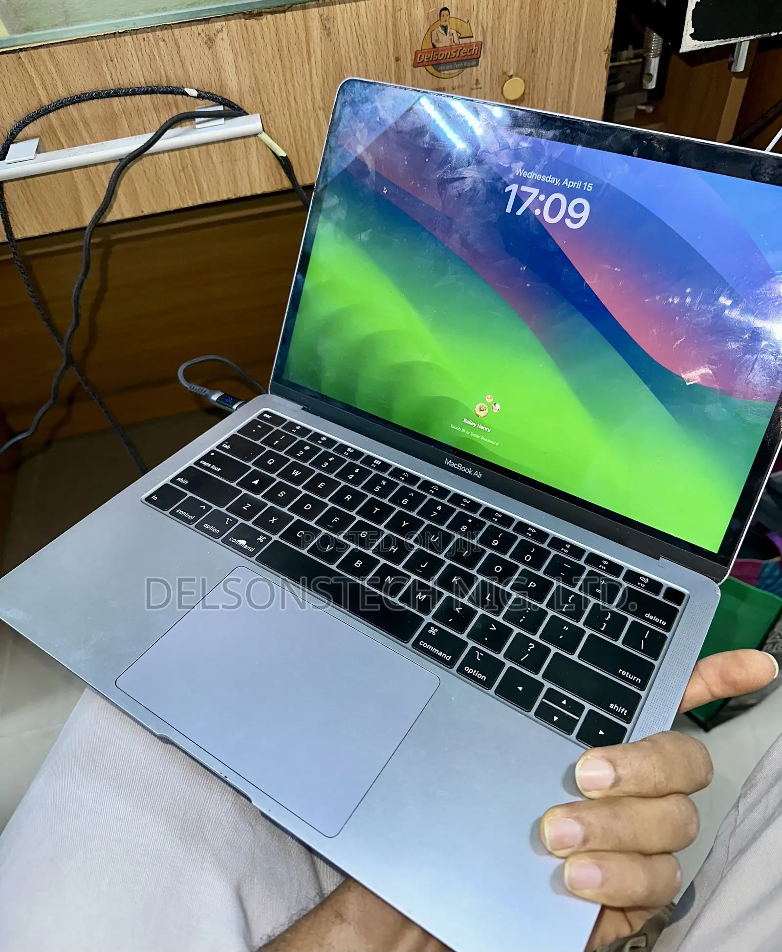 Apple Macbook and iMac Repairs