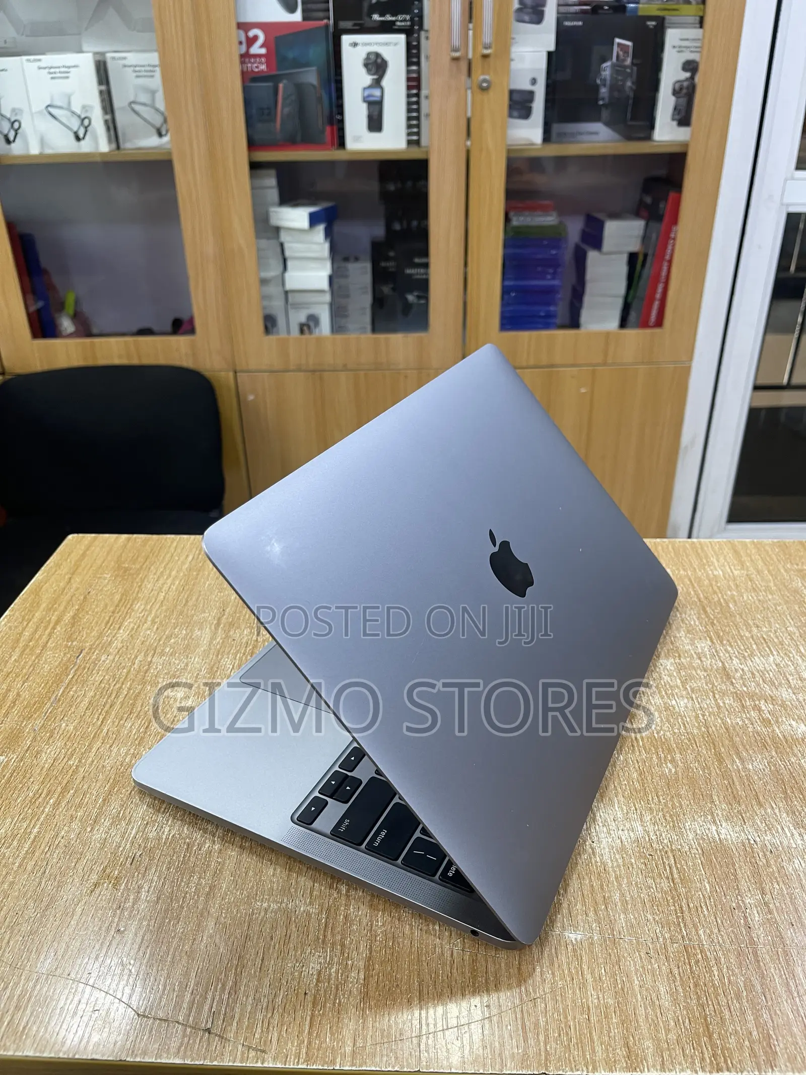 Laptop Apple MacBook Pro 2020 16GB Apple M1 SSD 512GB