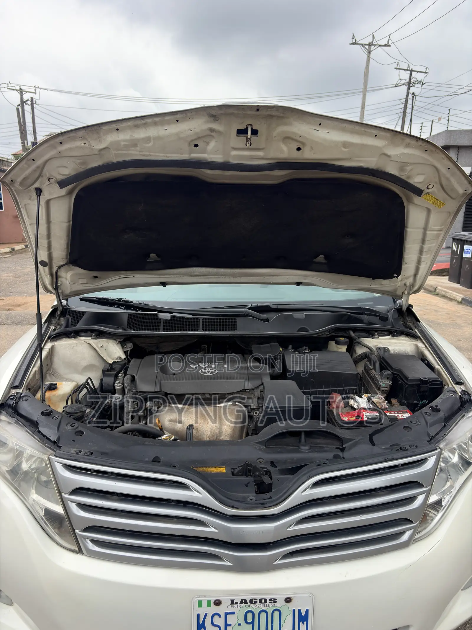 Toyota Venza LE 2010 White