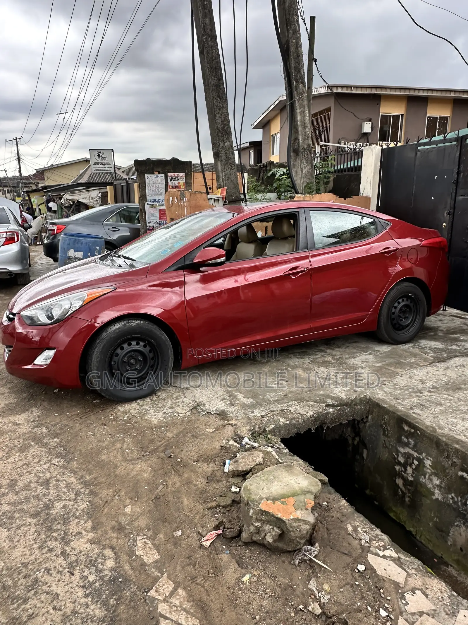 Hyundai Elantra Limited Sedan FWD (1.8L 4cyl 6A) 2013 Red