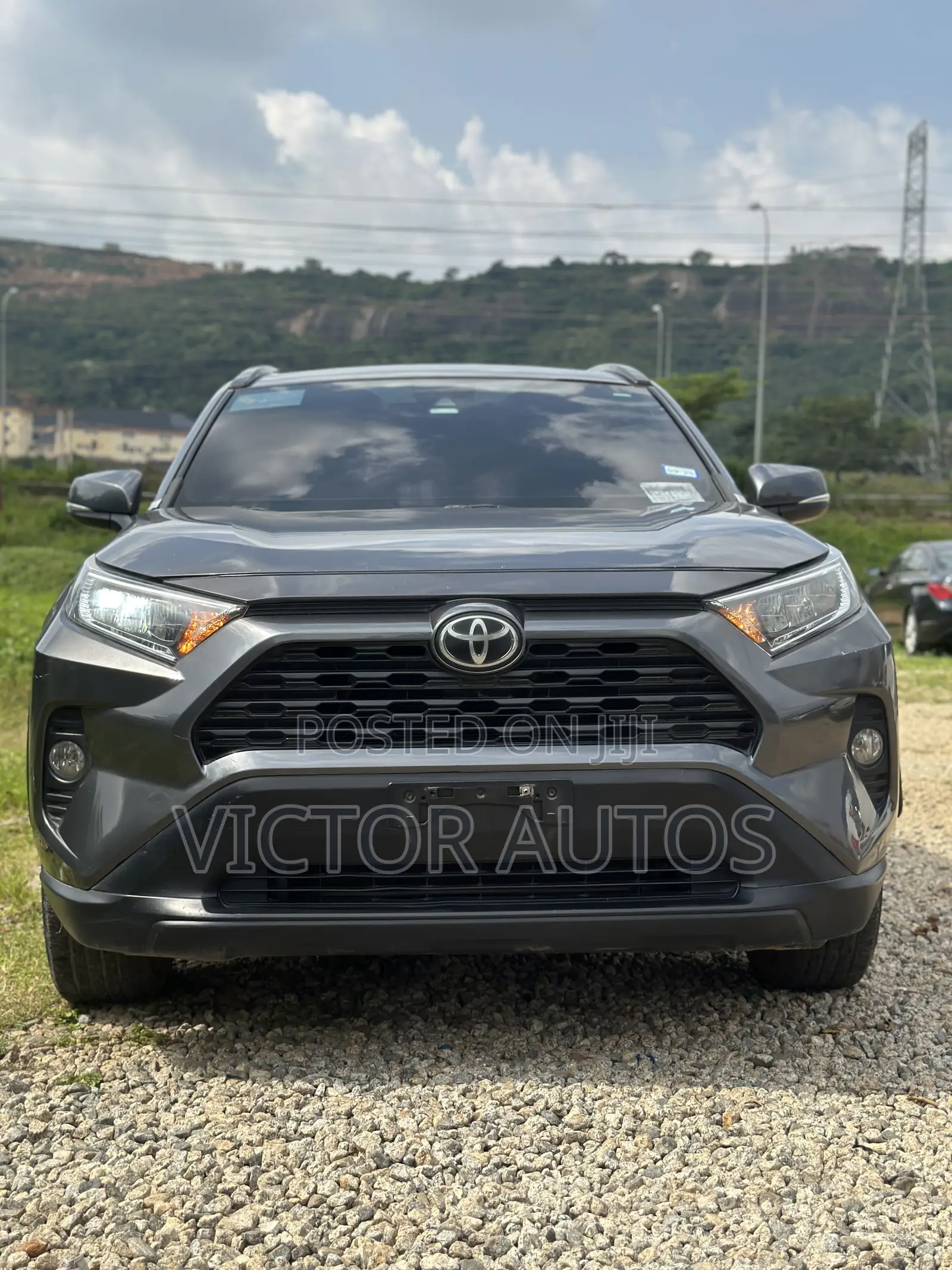 Toyota RAV4 XLE 2021 Black