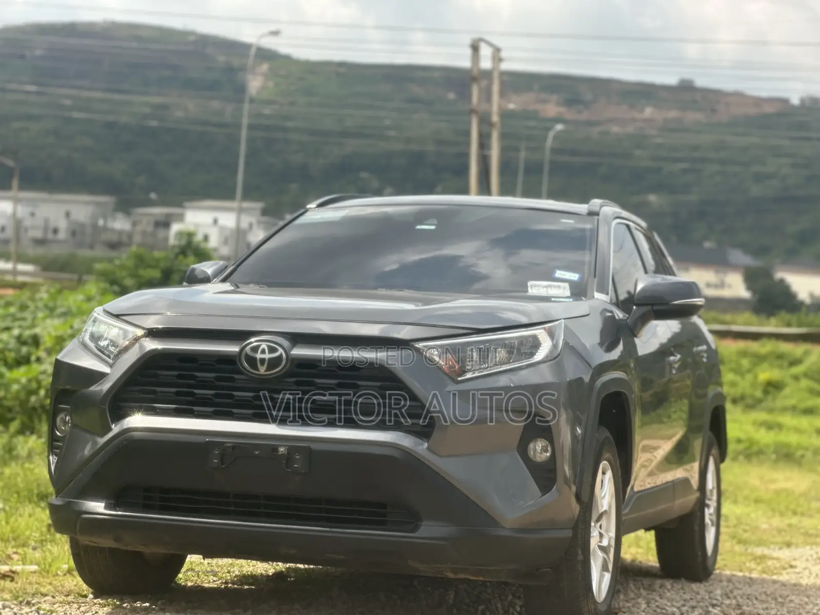 Toyota RAV4 XLE 2021 Black