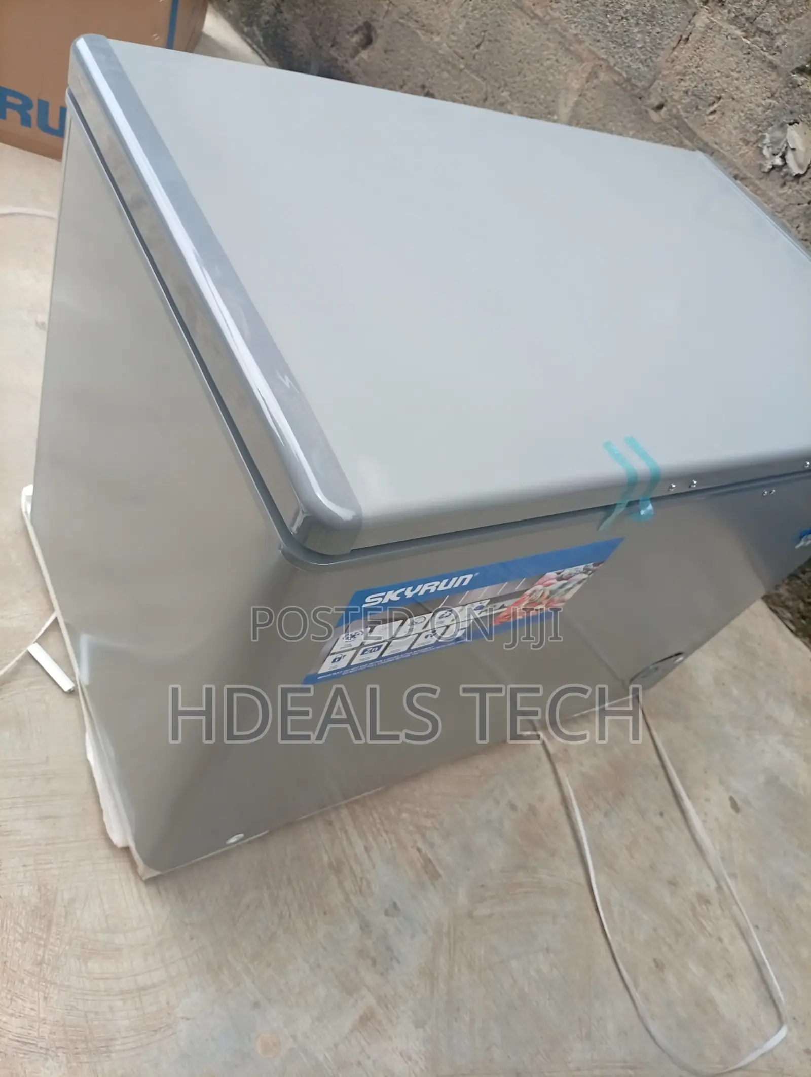 Spacious Skyrun 300L Deep Freezer Quick Freeze Tech