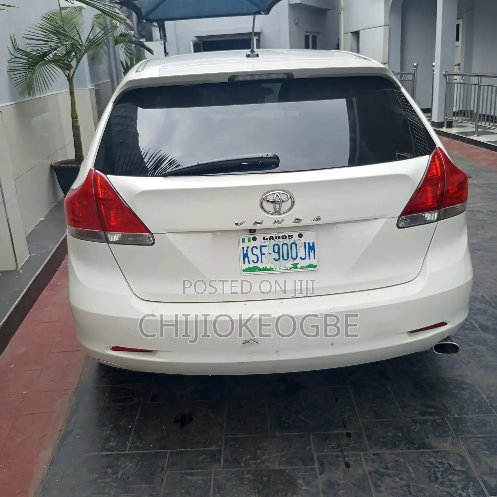 Toyota Venza LE 2010 White