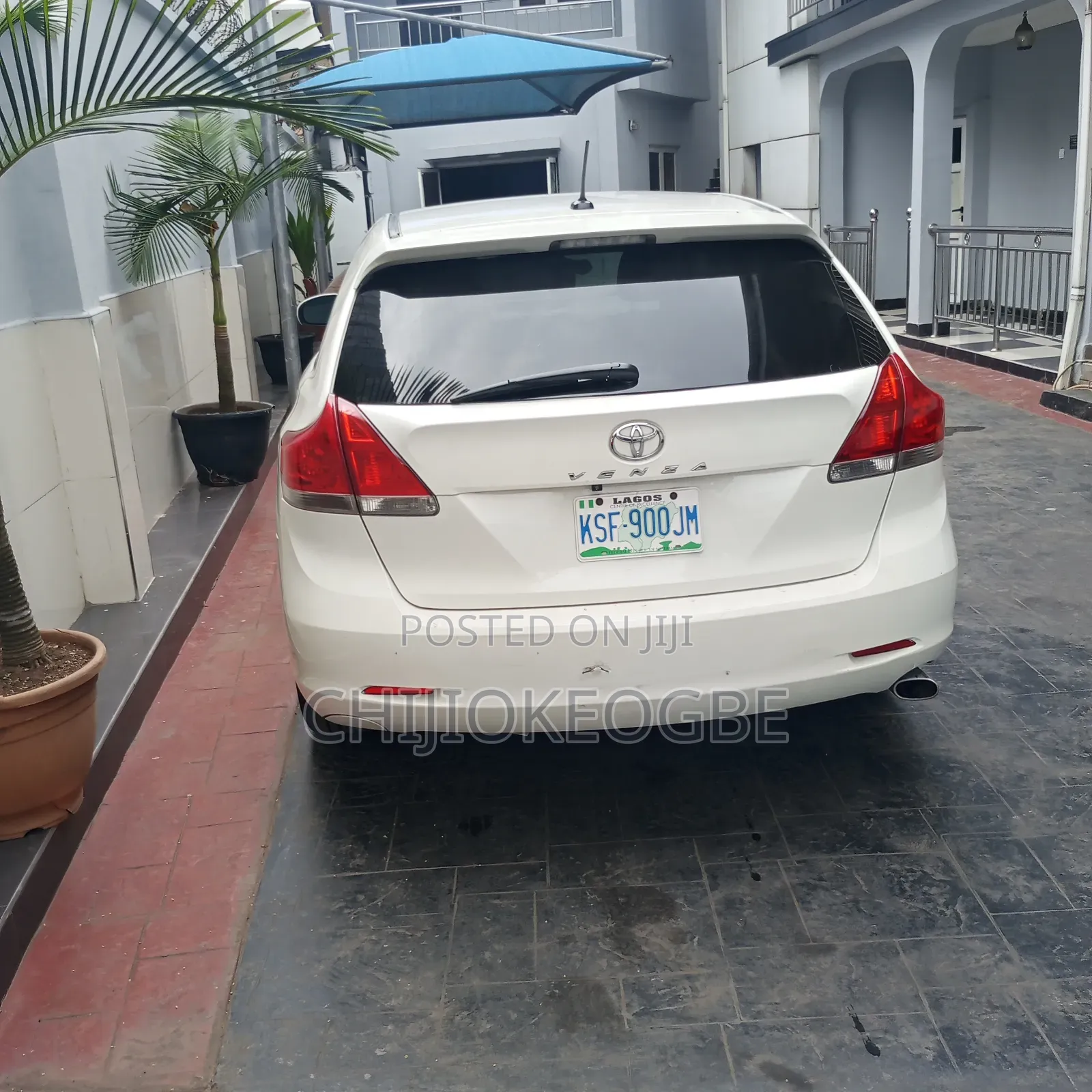 Toyota Venza LE 2010 White