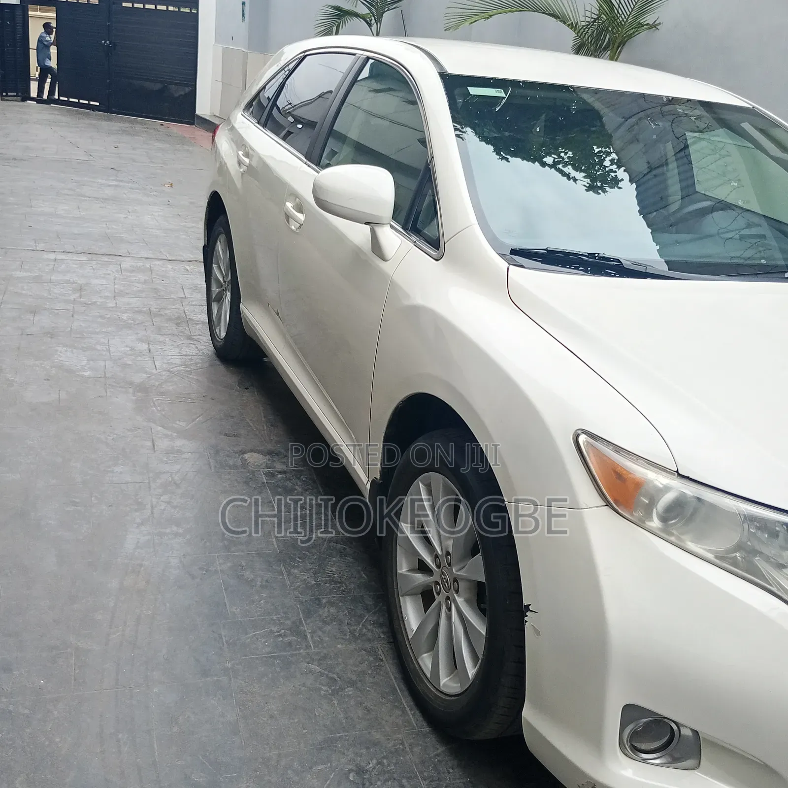 Toyota Venza LE 2010 White
