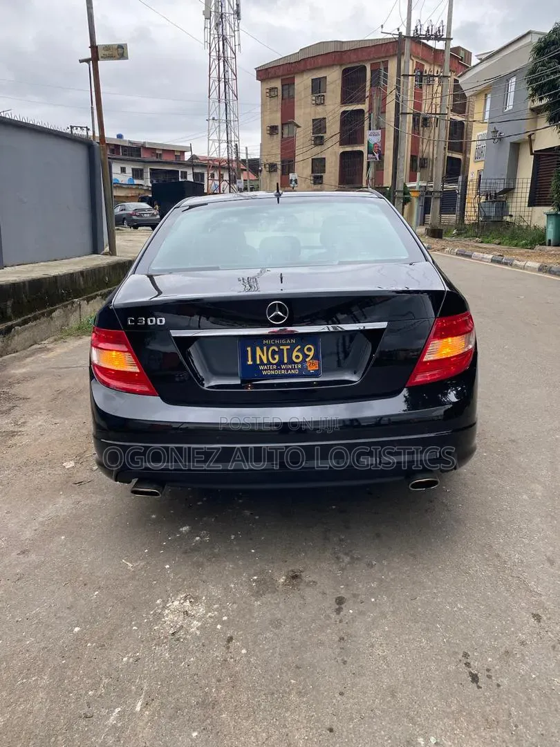 Mercedes-Benz C300 Luxury 4Matic Sedan AWD (3.0L 6cyl 7A) 2010 Black