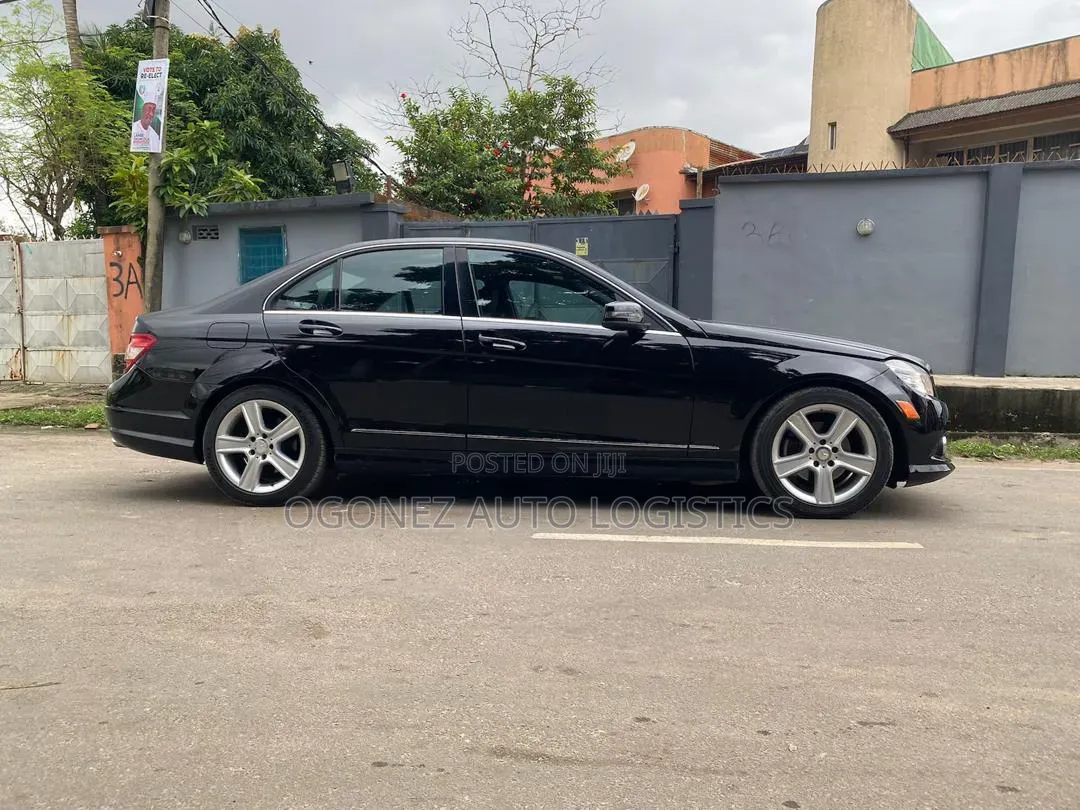 Mercedes-Benz C300 Luxury 4Matic Sedan AWD (3.0L 6cyl 7A) 2010 Black