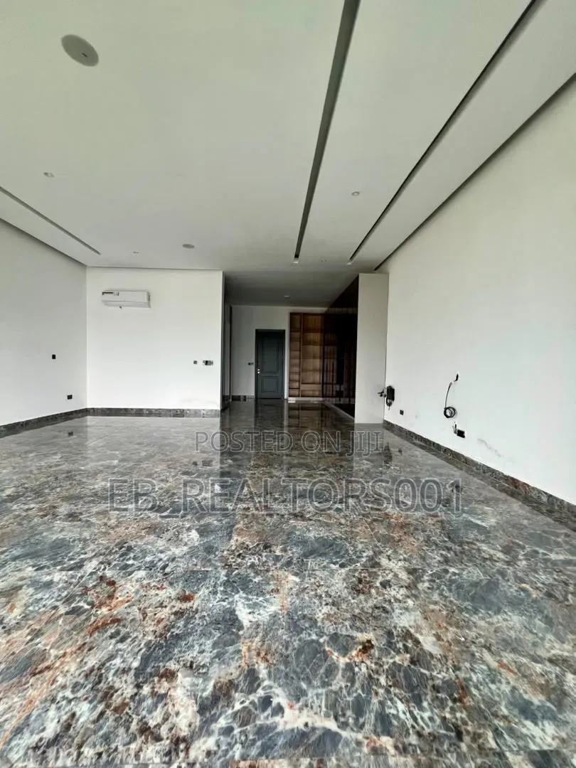 5bdrm Duplex in Secured Estate, VGC / Ajah for sale