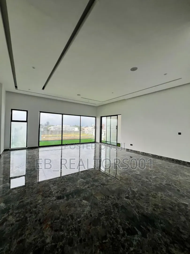 5bdrm Duplex in Secured Estate, VGC / Ajah for sale