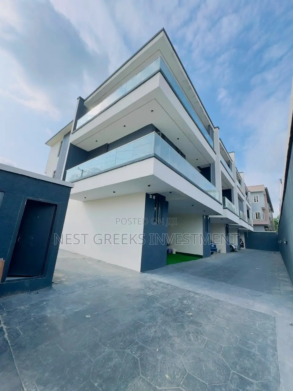 4bdrm Duplex in Ogudu GRA for sale