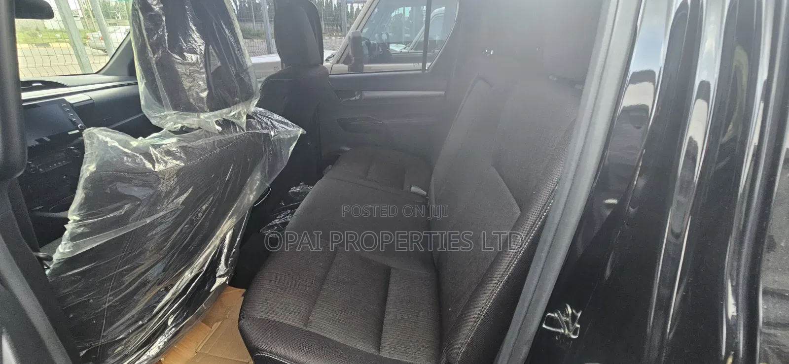 New Toyota Hilux 2025 Black