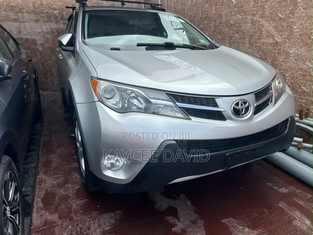 Toyota RAV4 Limited 4dr SUV AWD (2.5L 4cyl 6A) 2015 Silver