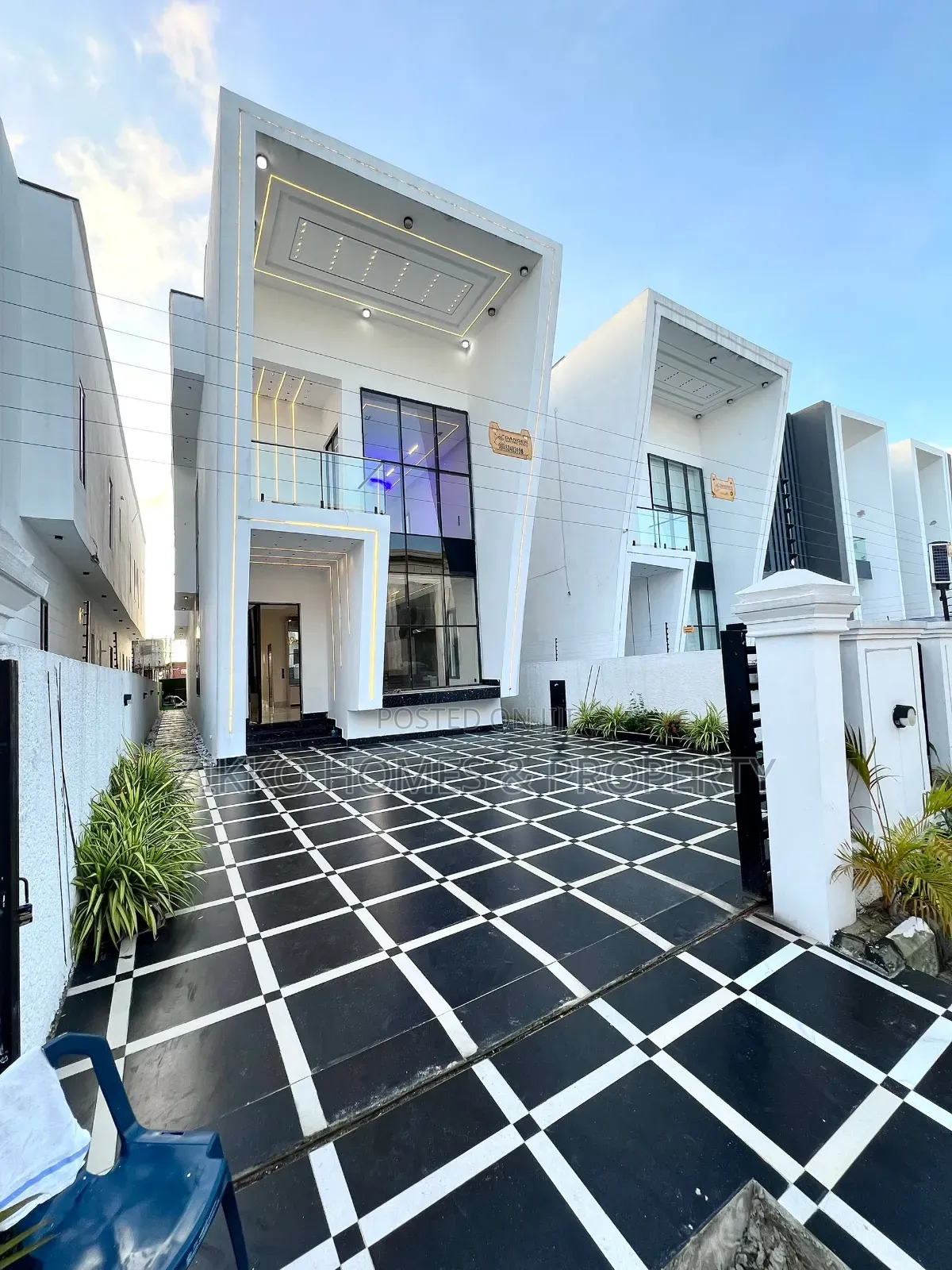 5bdrm Duplex in Ajah for sale