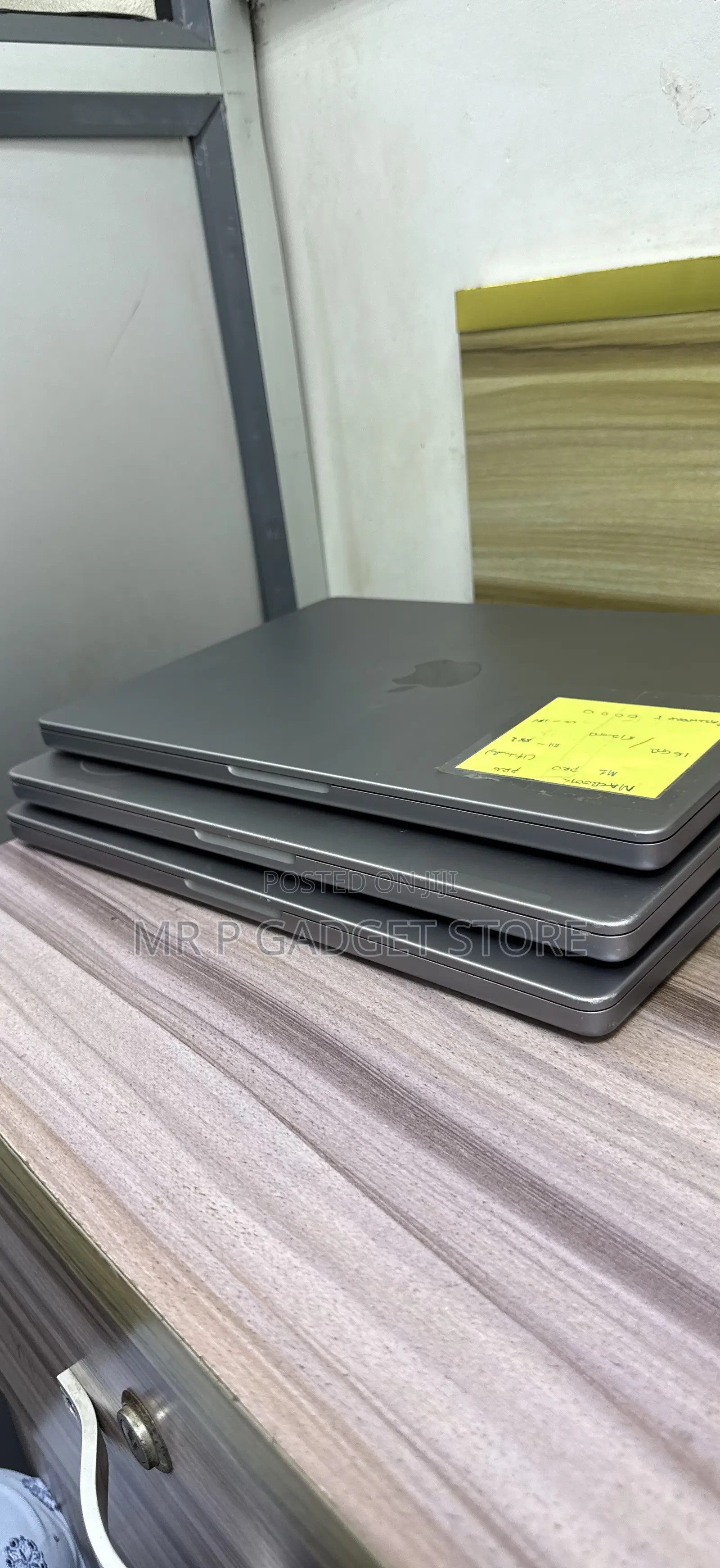 Laptop Apple MacBook Pro 2021 M1 16GB Apple M1 Pro SSD 512GB