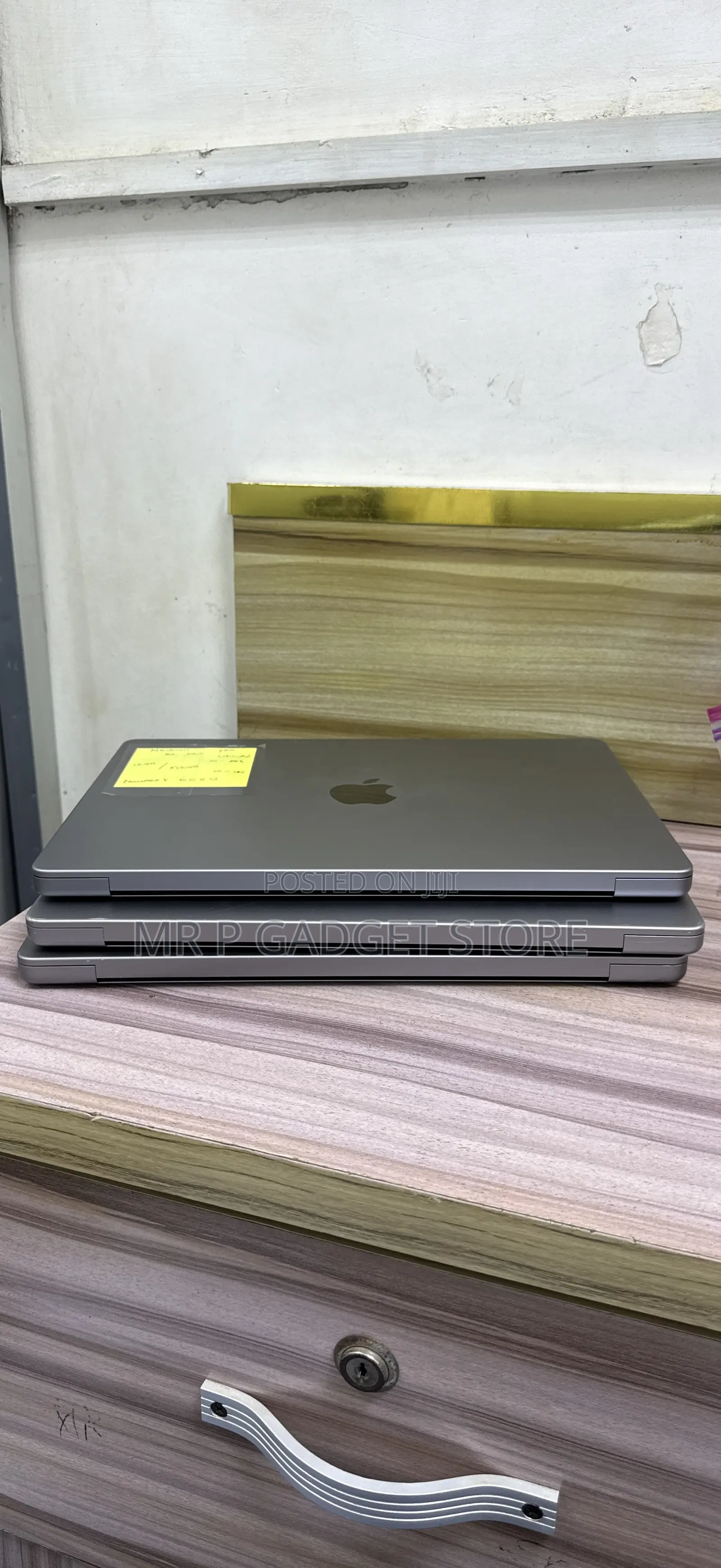 Laptop Apple MacBook Pro 2021 M1 16GB Apple M1 Pro SSD 512GB