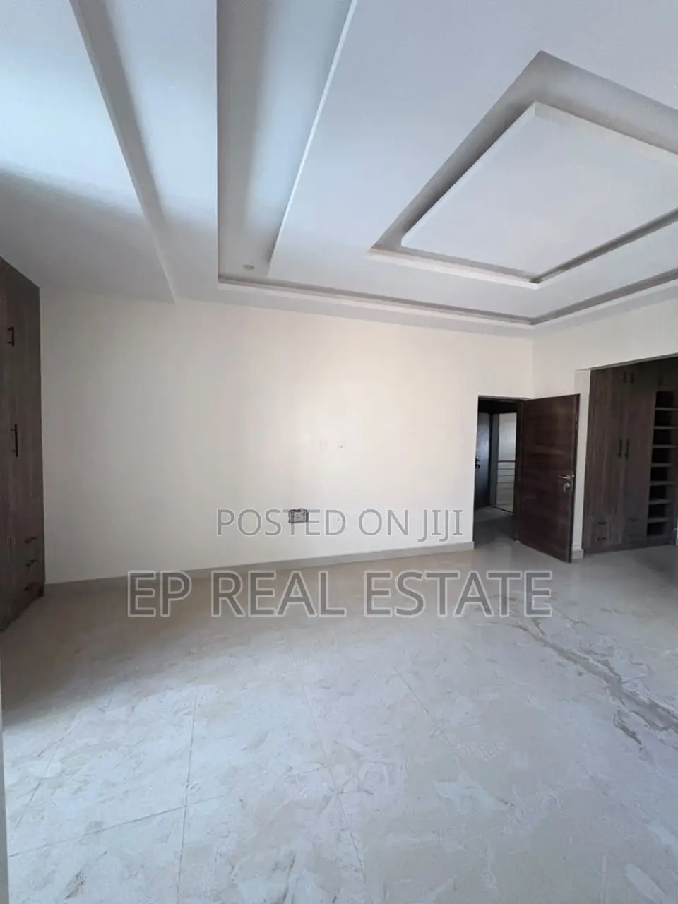 5bdrm Duplex in Gaduwa for sale