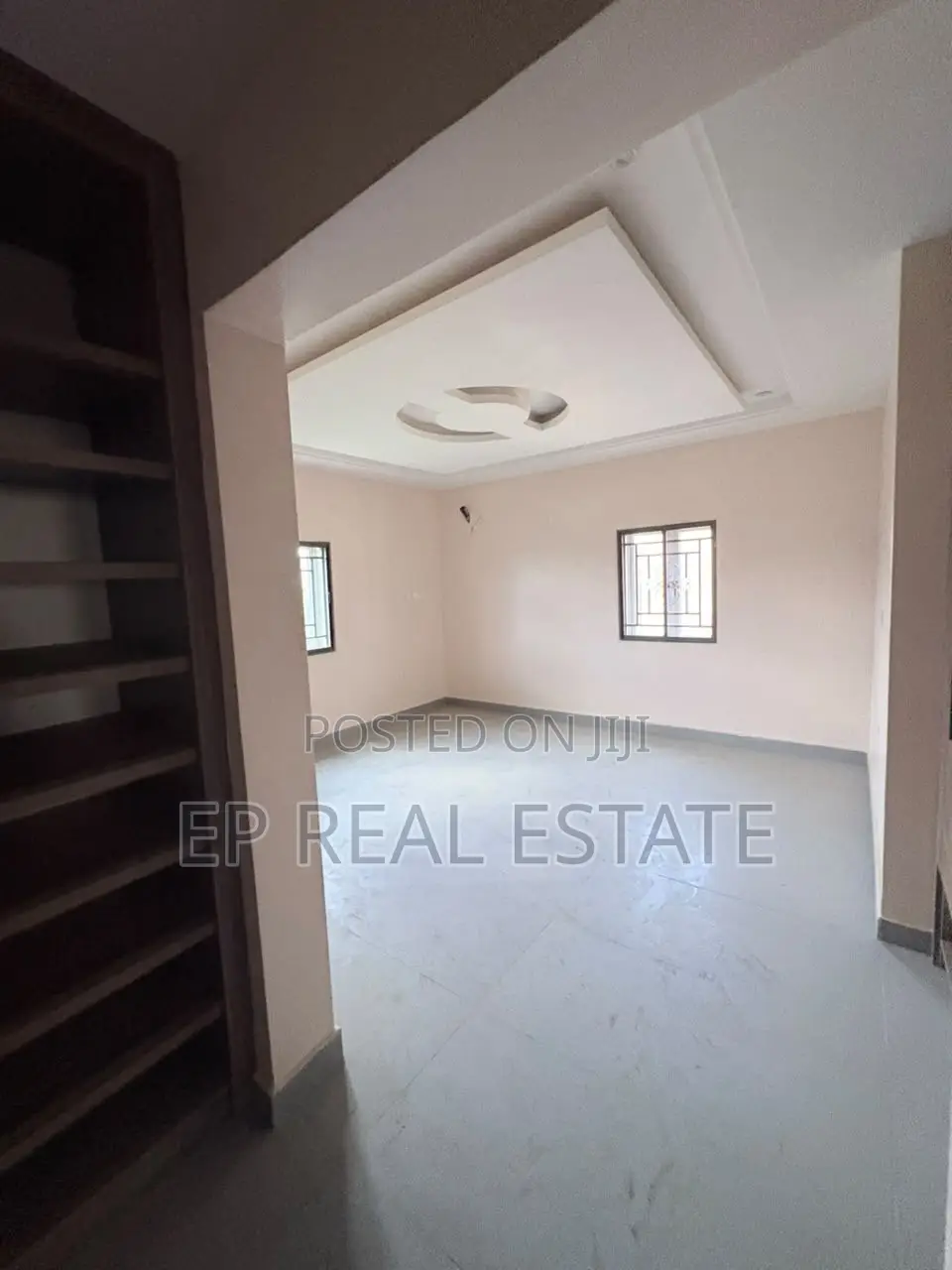 5bdrm Duplex in Gaduwa for sale