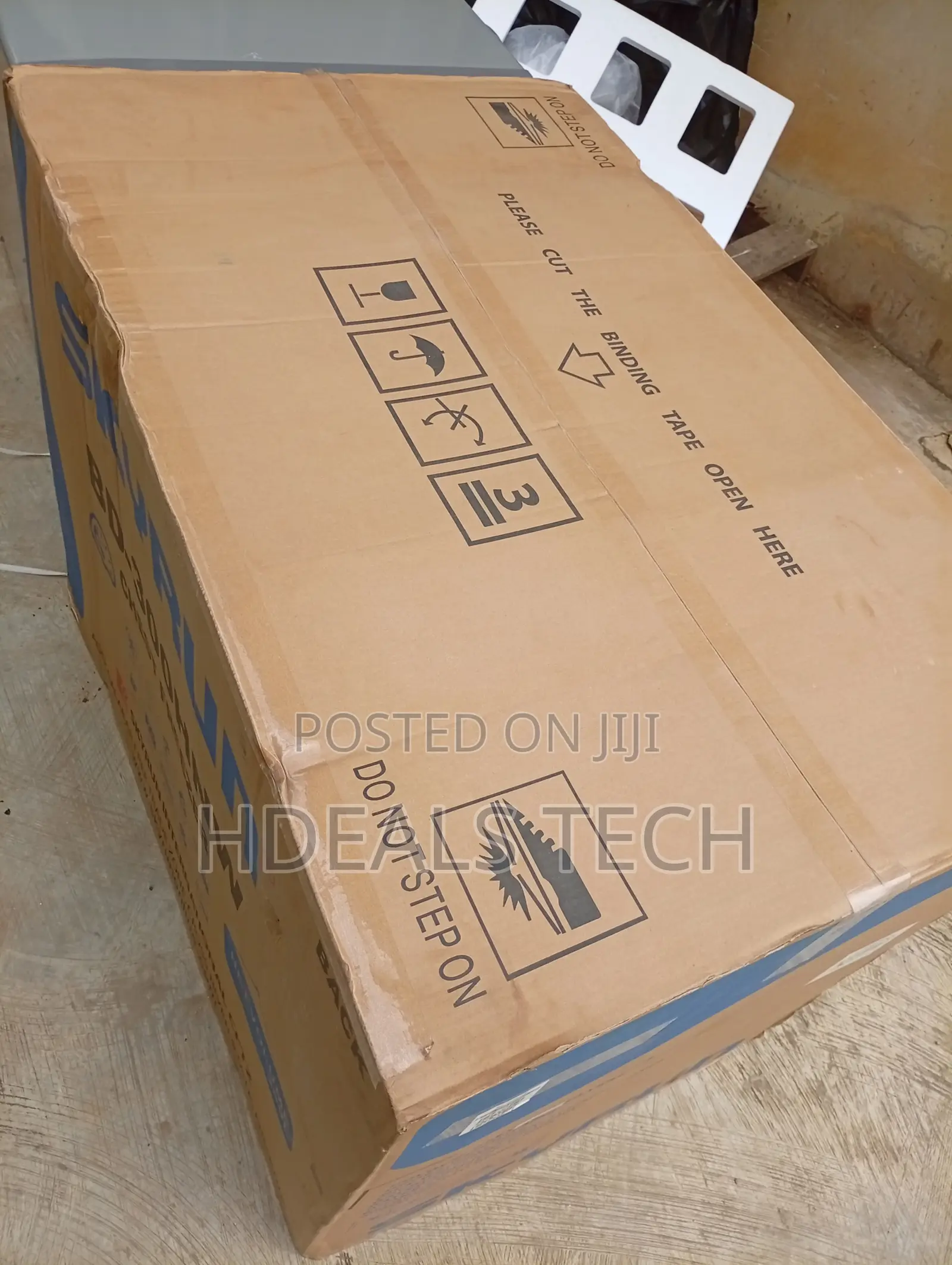 Skyrun Chest Freezer Featuring Front Water Disposal Port