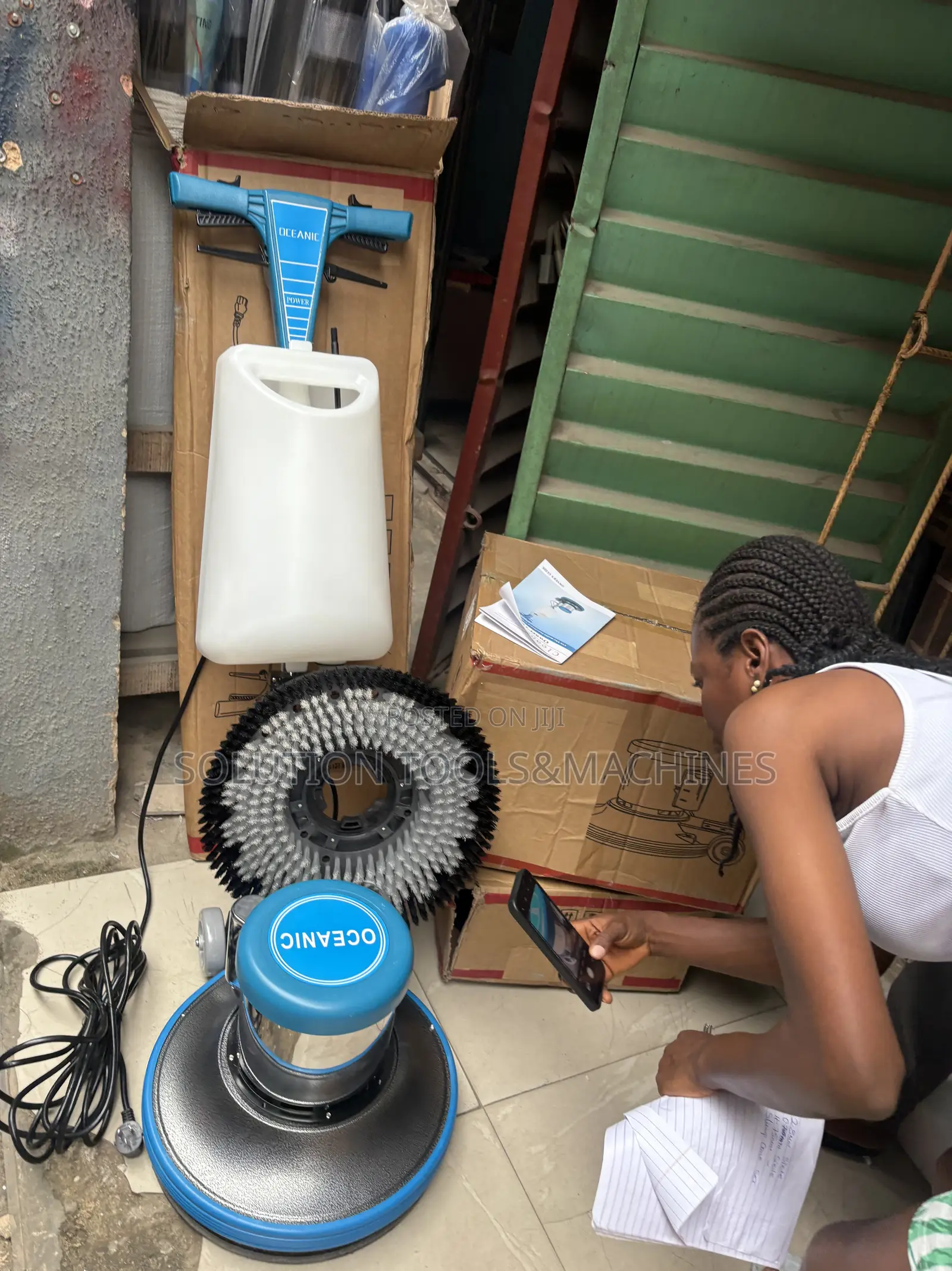 Multi-Functional Floor Polishing Scrubbing Machine