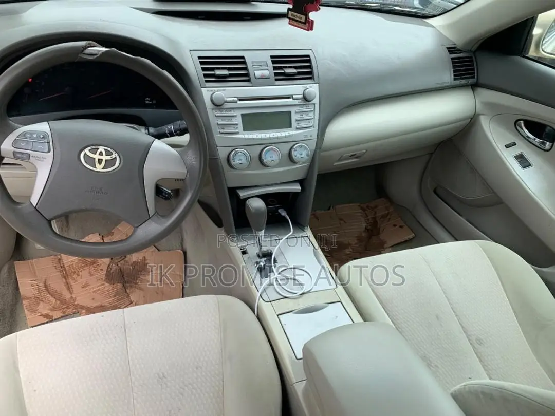 Toyota Camry 2011 Gold