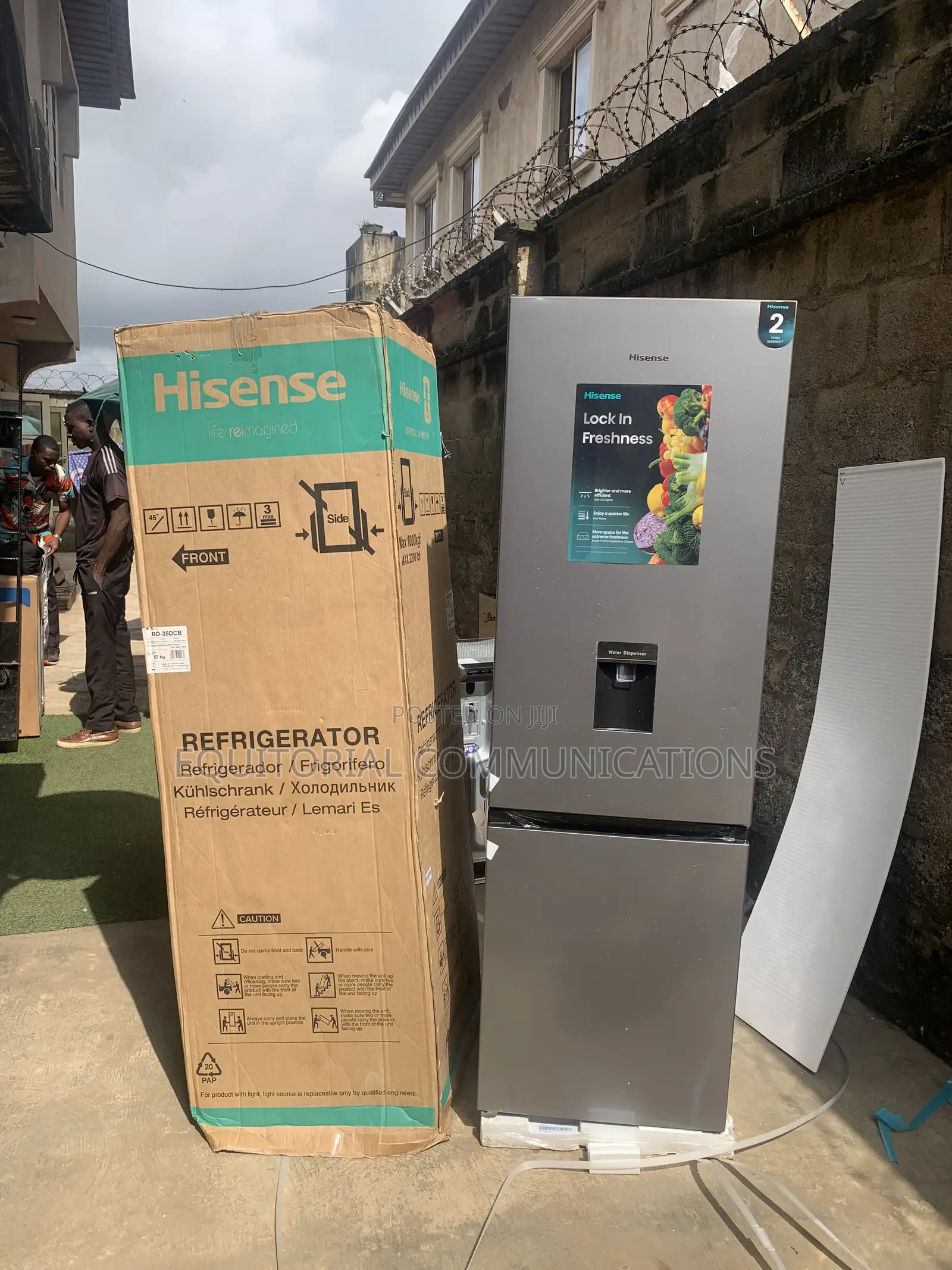 Hisense 35DCB 264L Refrigerator With Built-in Water Dispenser