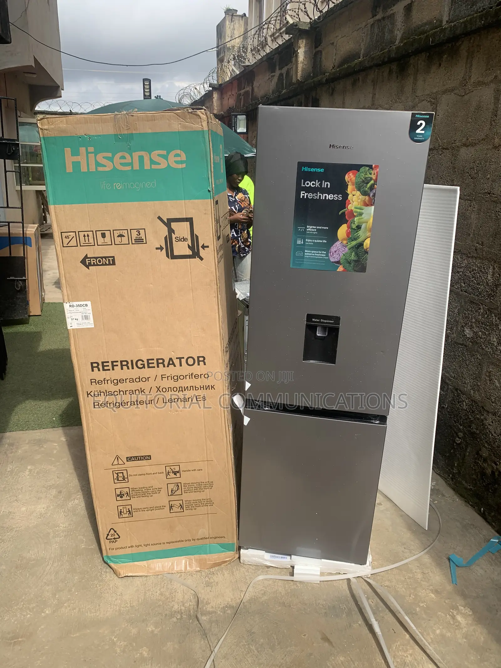 Hisense 35DCB 264L Refrigerator With Built-in Water Dispenser