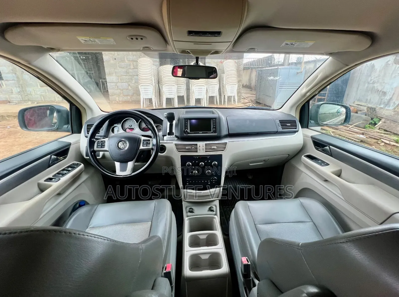 Volkswagen Routan SEL Premium 2011 Gray