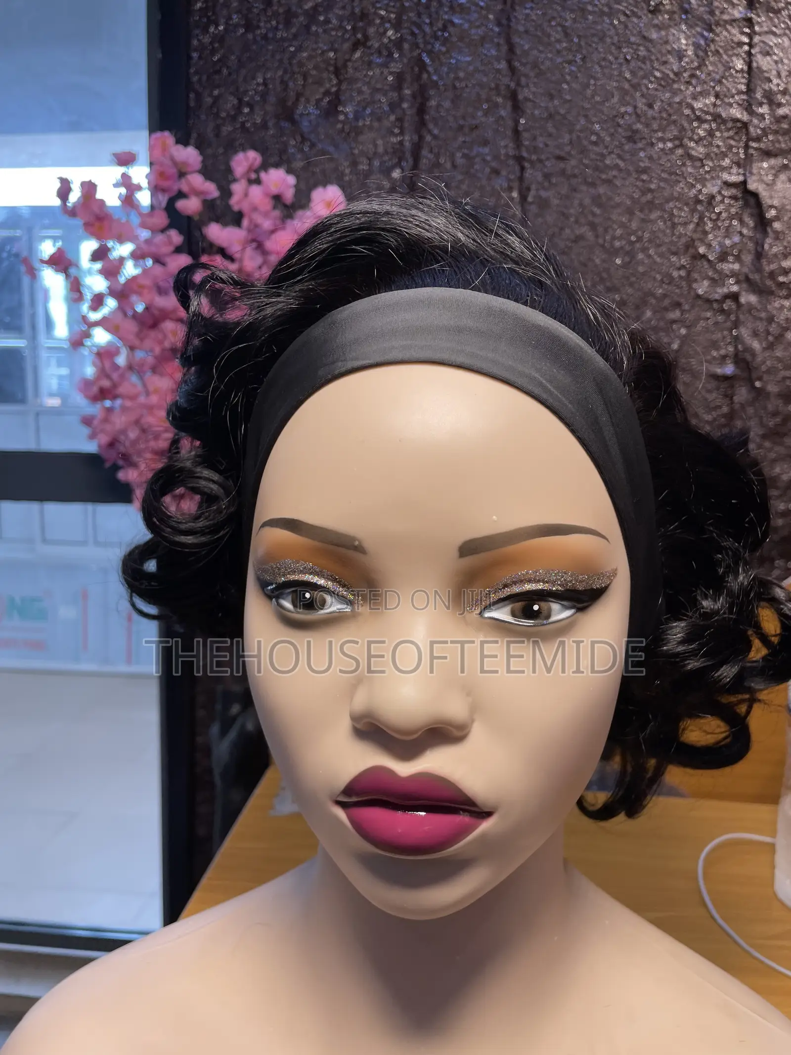 Short Banded Bouncy Hair for Women