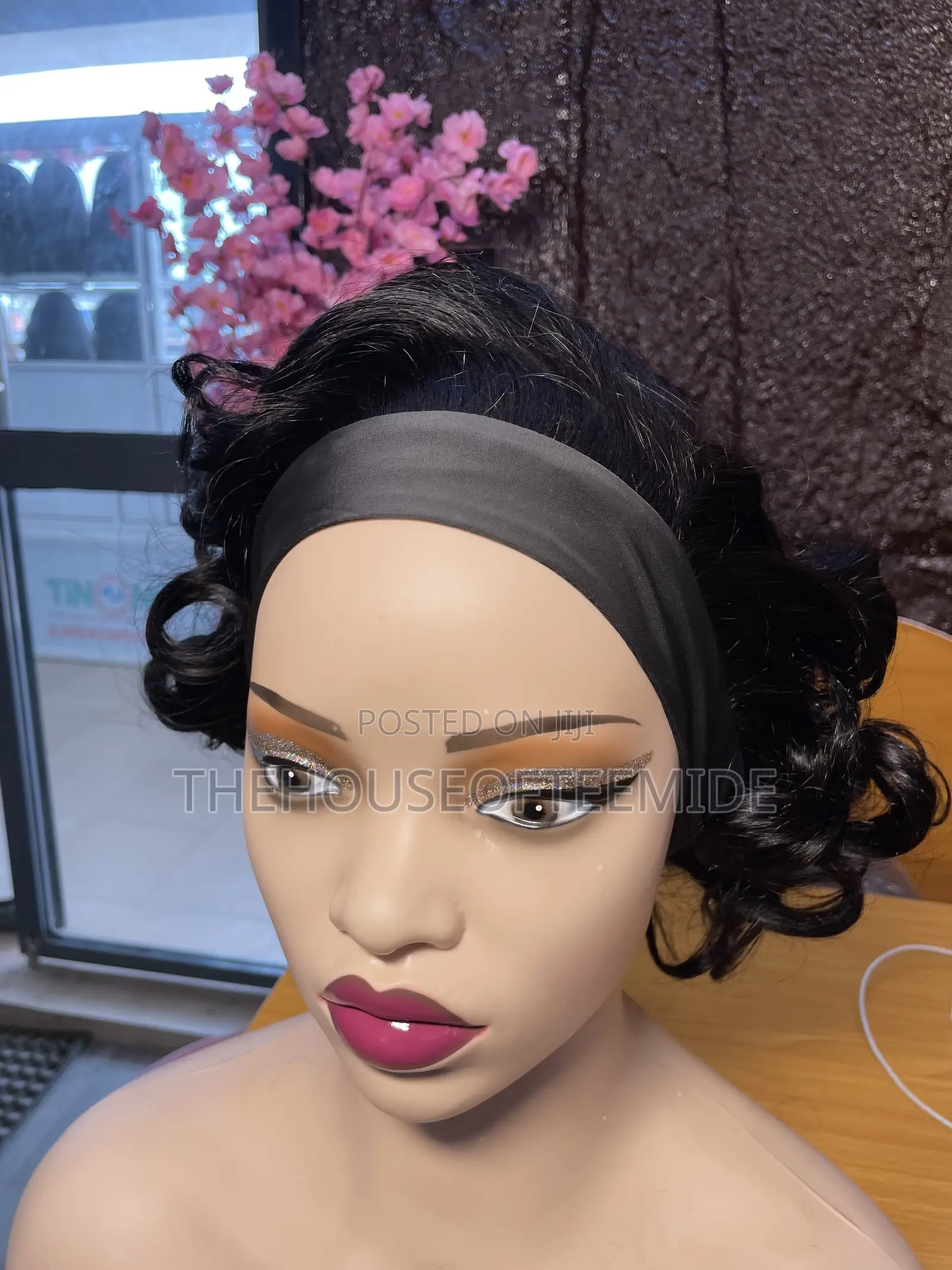Short Banded Bouncy Hair for Women