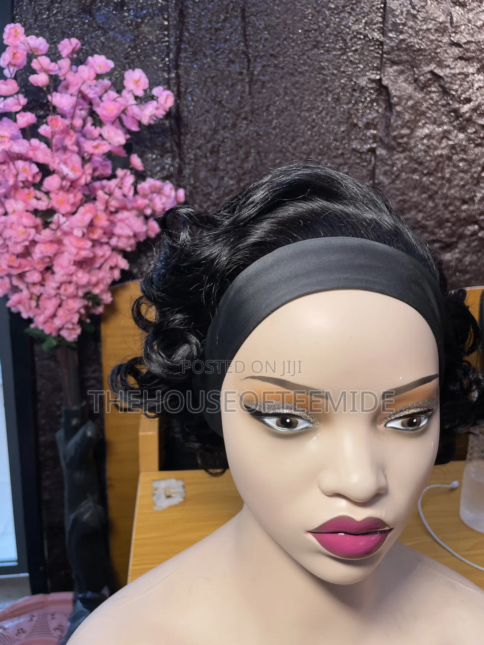 Short Banded Bouncy Hair for Women