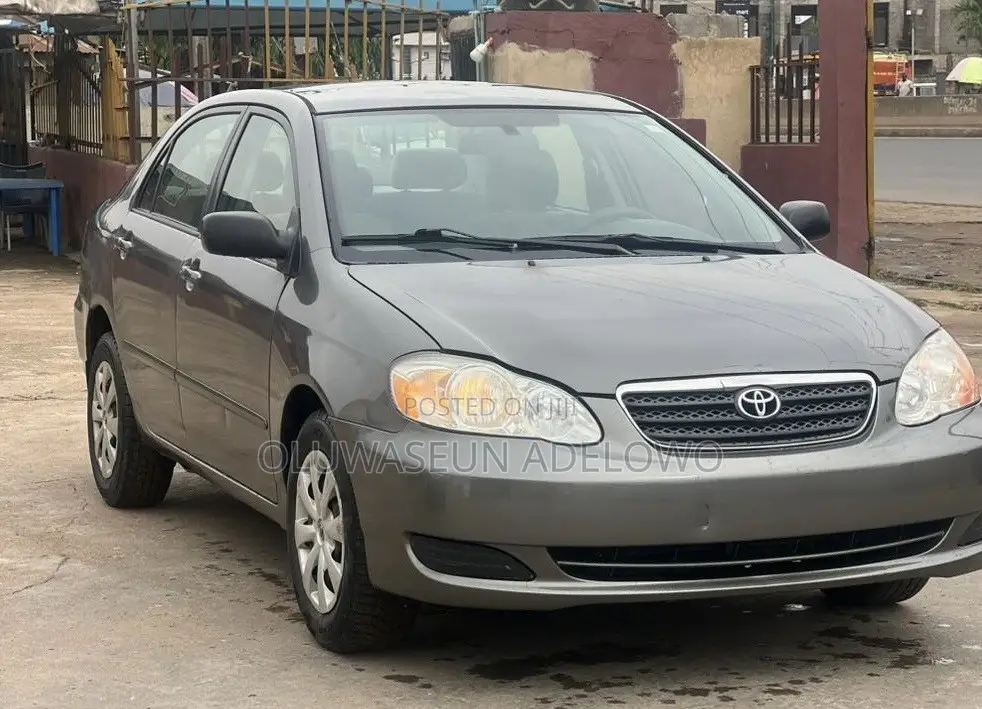 Toyota Corolla LE 2006 Gray