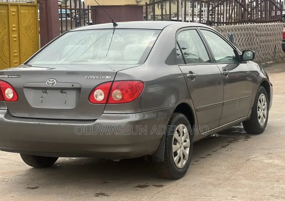 Toyota Corolla LE 2006 Gray