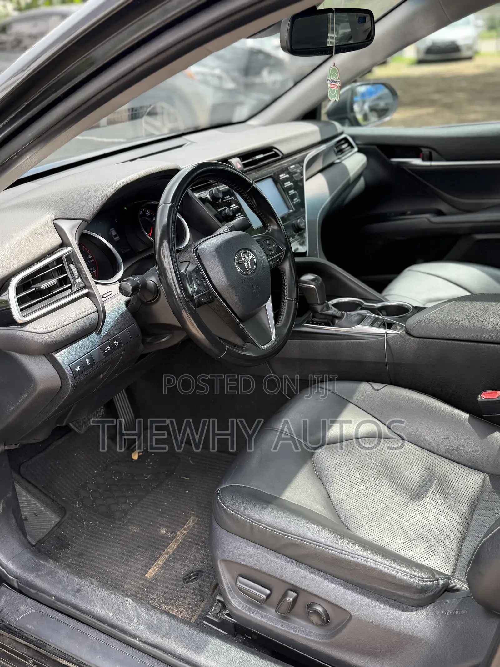 Toyota Camry XLE FWD (2.5L 4cyl 8AM) 2018 Black