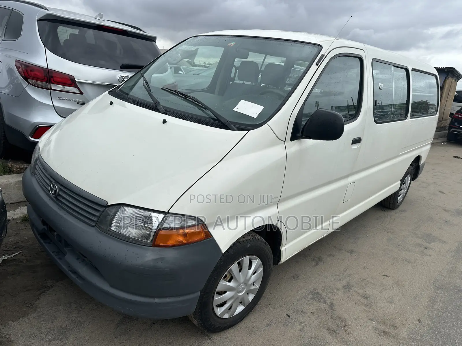 Toyota HiAce 2006 White