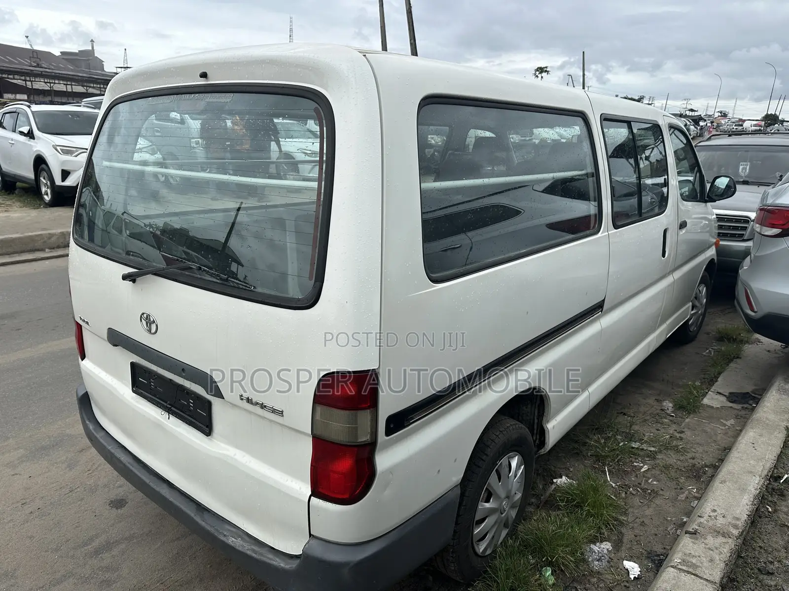 Toyota HiAce 2006 White