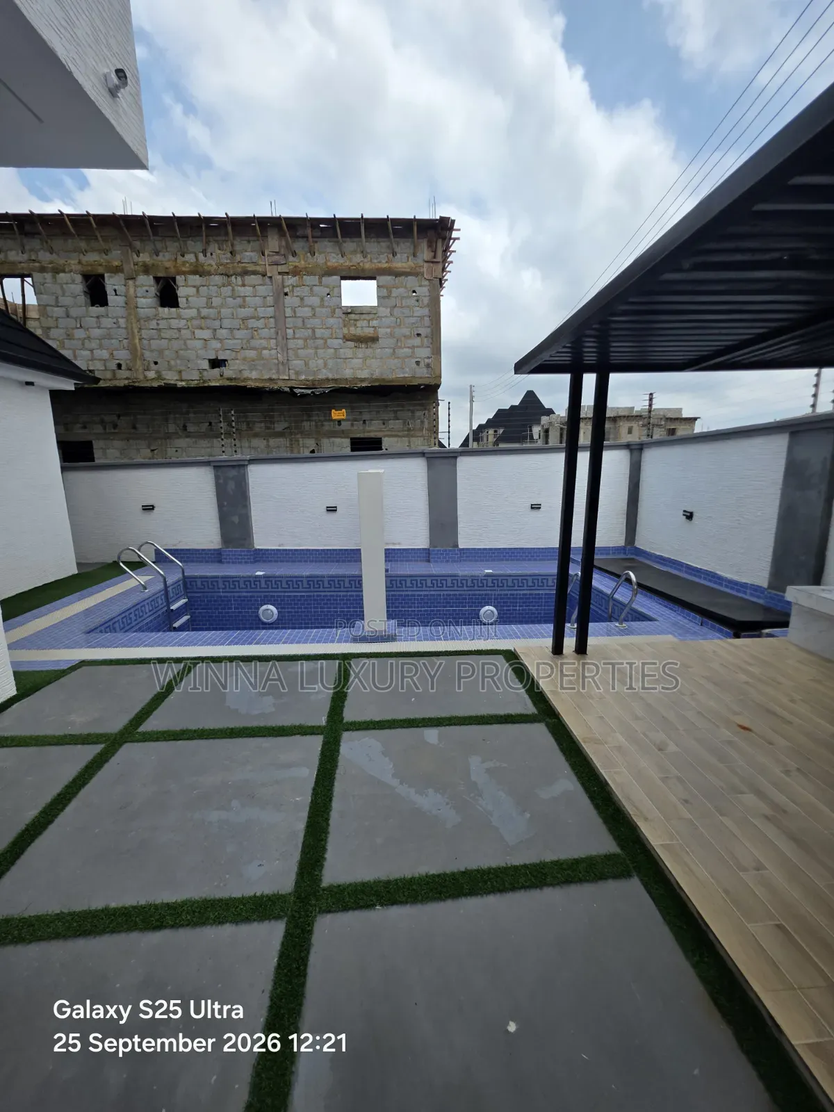 7bdrm Mansion in Faplins Estate, Lokogoma for sale