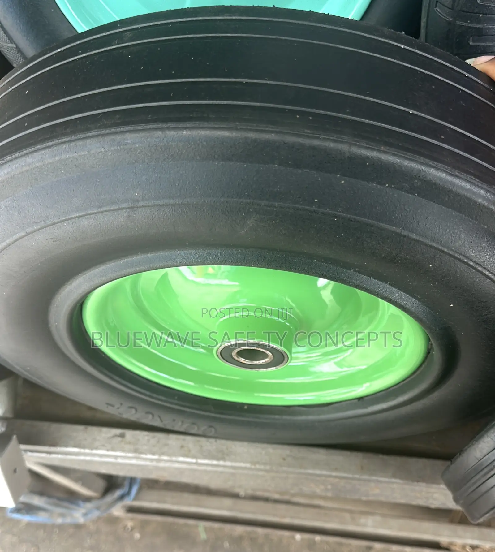 16” Pneumatic Wheel With Bearing