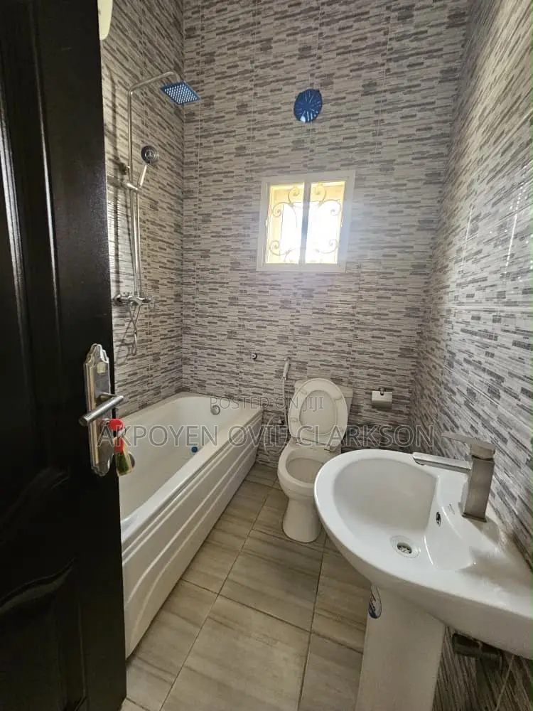 6bdrm Duplex in Guzape District for rent