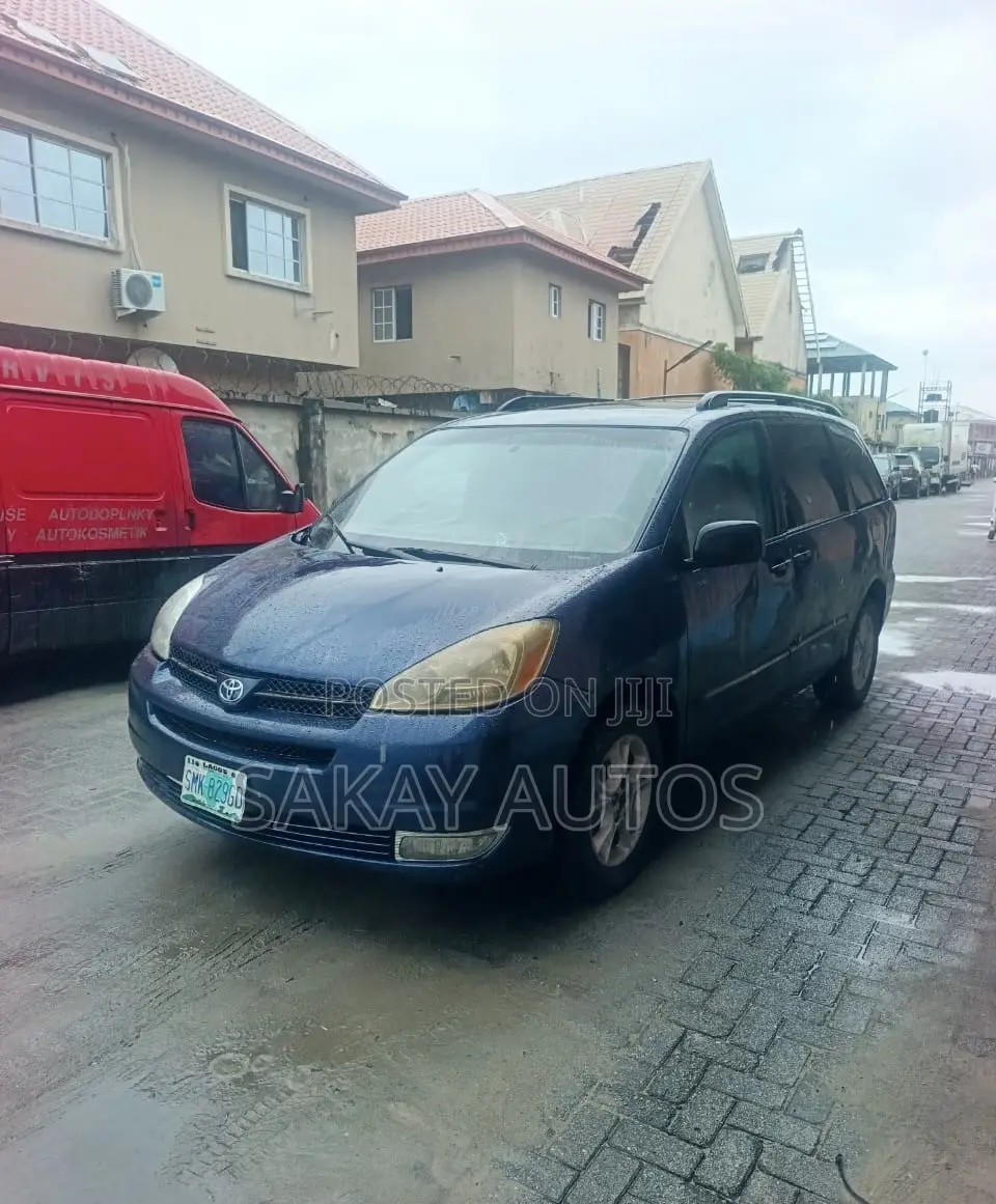Toyota Sienna 2005 Blue