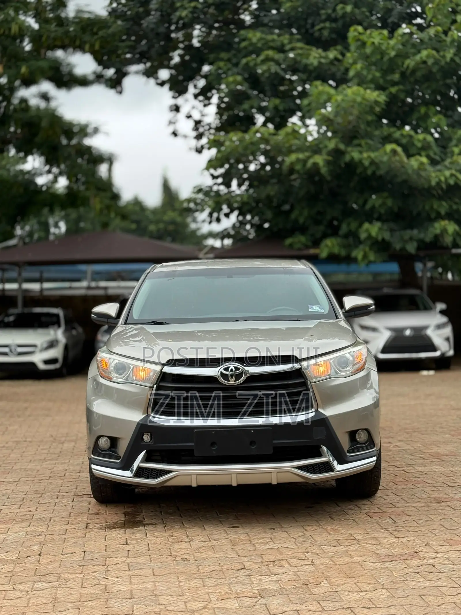 Toyota Highlander LE 4dr SUV (3.5L 6cyl 6A) 2014 Gold