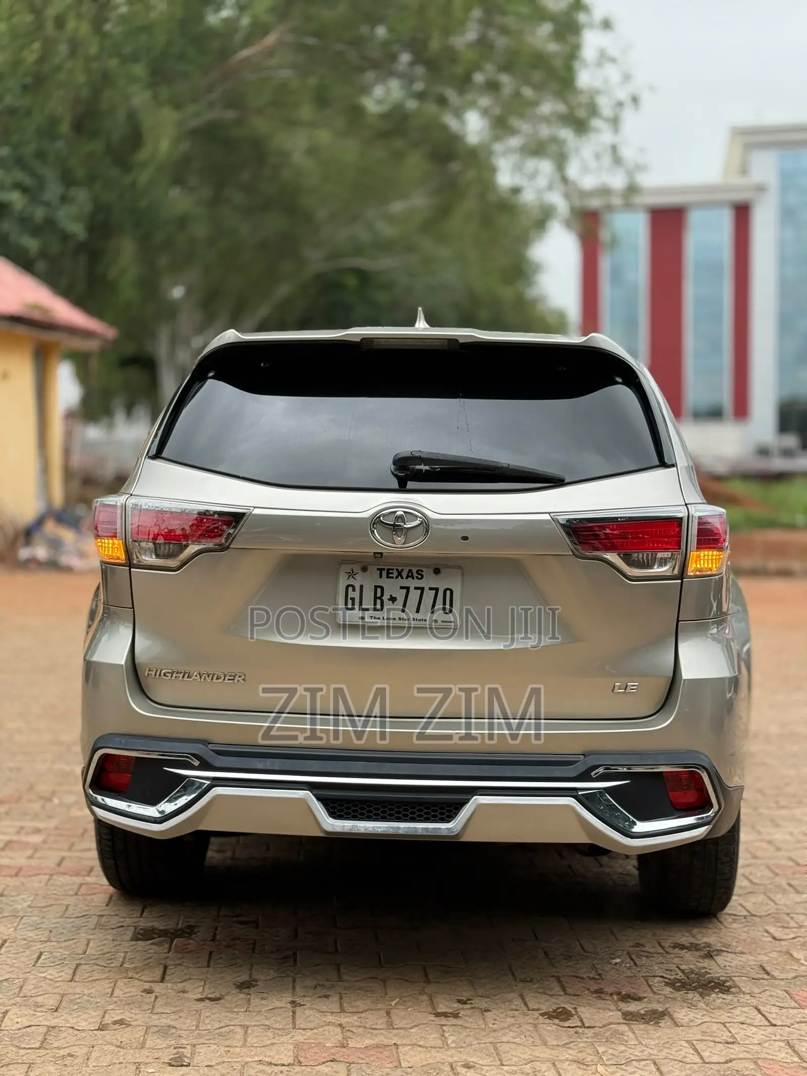 Toyota Highlander LE 4dr SUV (3.5L 6cyl 6A) 2014 Gold