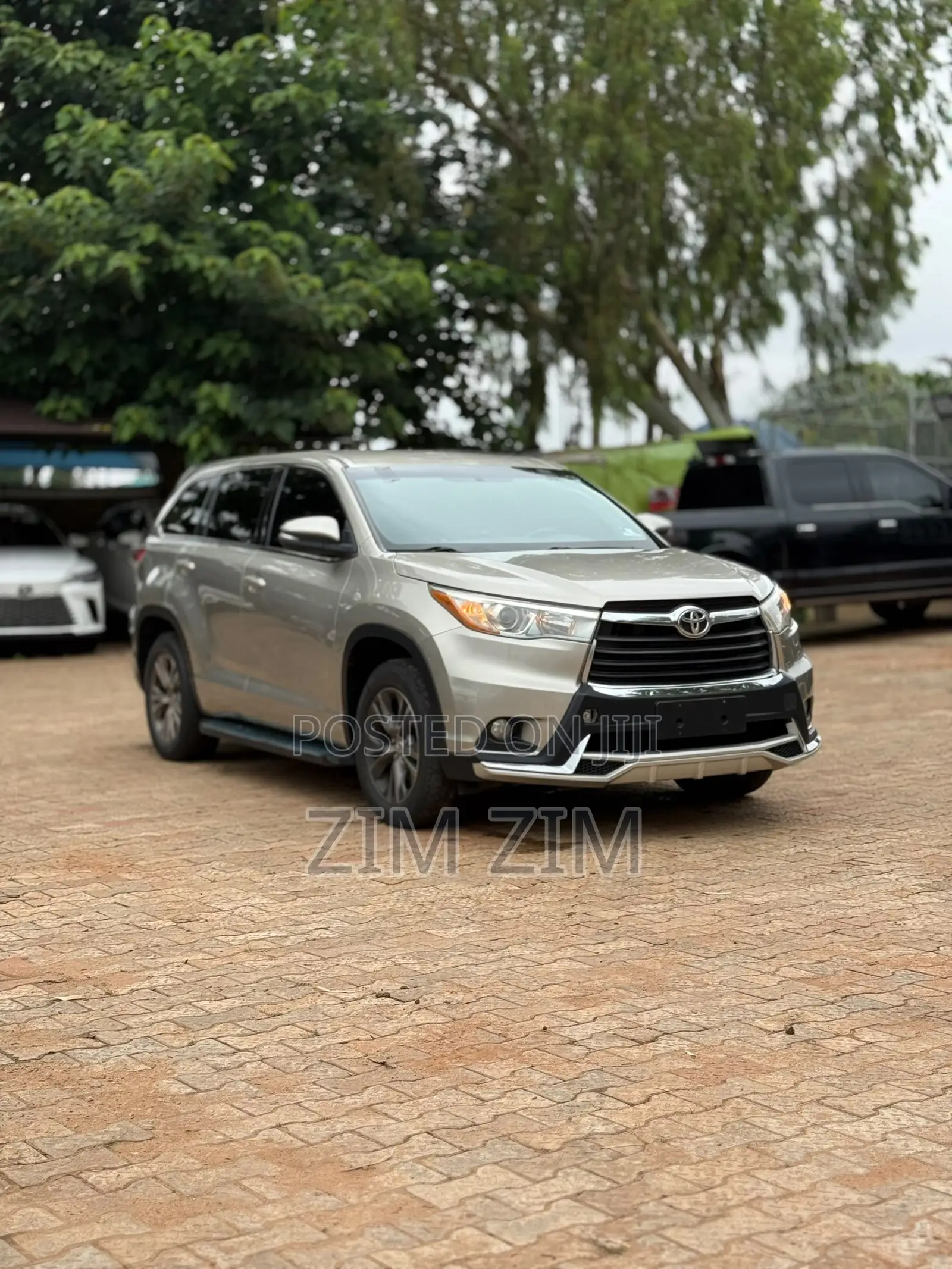 Toyota Highlander LE 4dr SUV (3.5L 6cyl 6A) 2014 Gold
