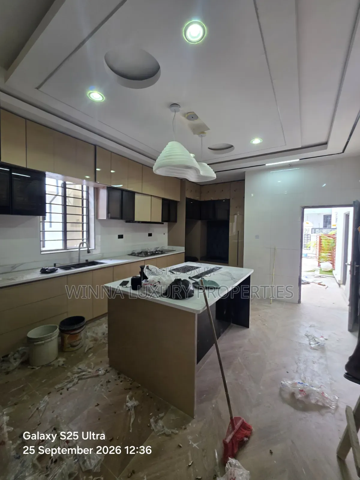 6bdrm Mansion in Lokogoma for sale
